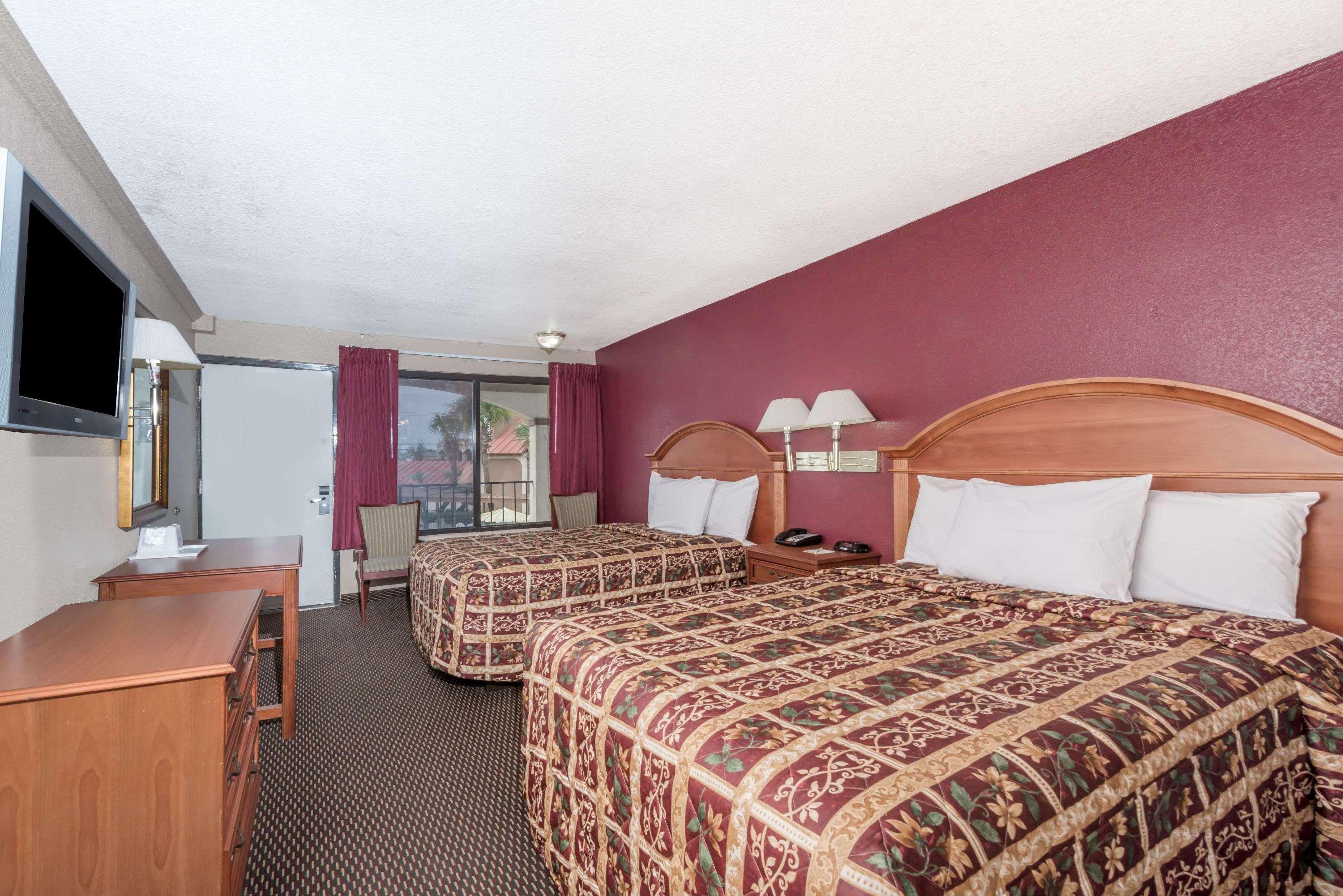 Days Inn By Wyndham San Antonio Splashtown/Att Center Zewnętrze zdjęcie